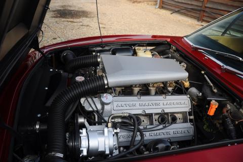 Aston Martin V8