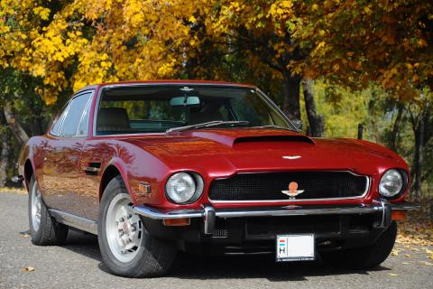 Aston Martin V8