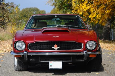 Aston Martin V8