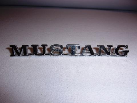 Sárvédő embléma "MUSTANG"